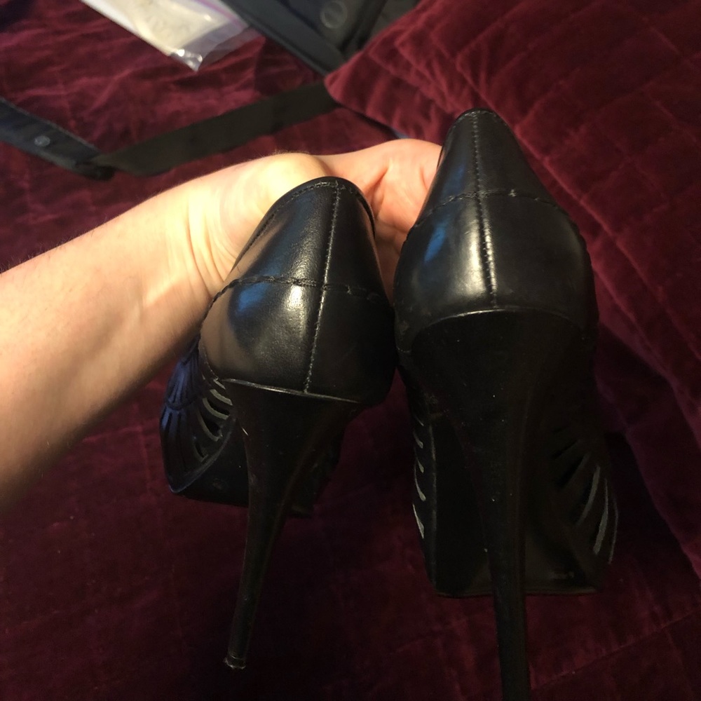 BCBGeneration Heel Size 9 - Picture 3 of 3